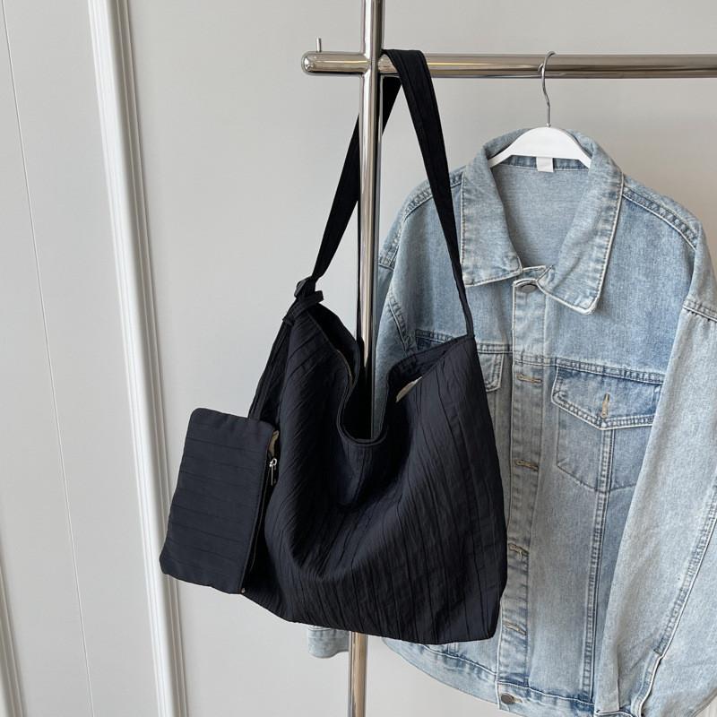 Stylish Large Capacity Tote Bag For Women Trendy Summer 2024 Commuting Handbag