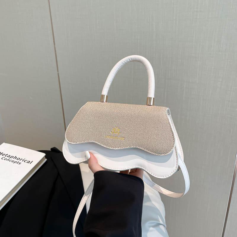 Casual Portable Small Square Bag Trendy Retro Small Bag Women's 2025 Summer New Fashion Casual Popular Messenger Bag