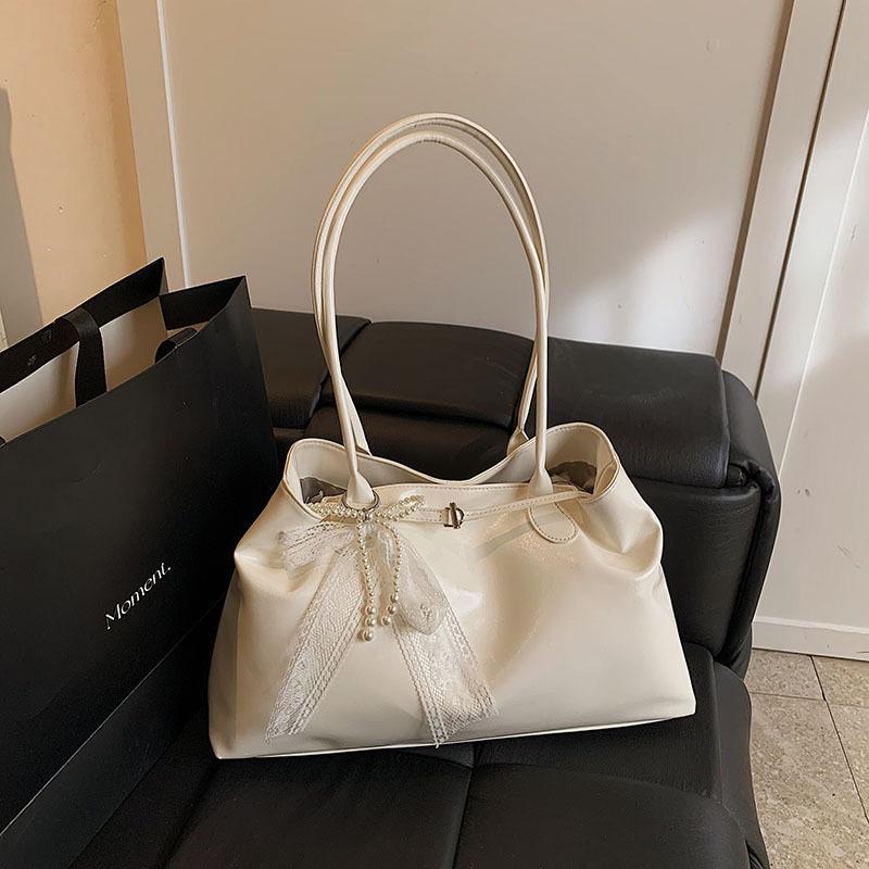 Spring and Summer Foreign Style Large-capacity Soft Leather Bag Women's 2025 New Casual Commuting Shoulder Bag Fashionable Portable Tote Bag