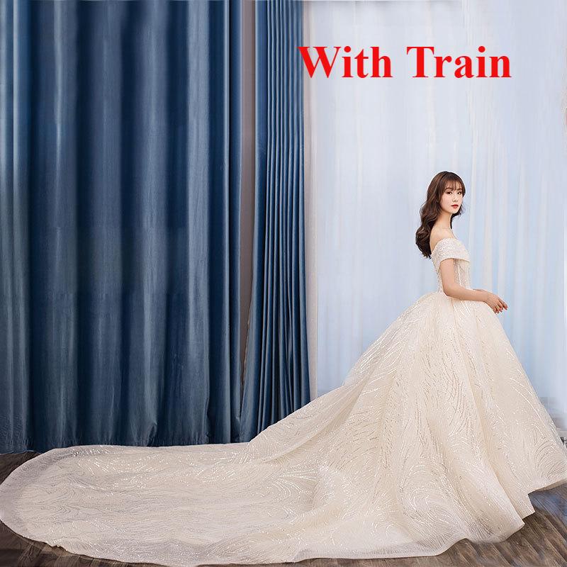 Vestido de Noiva Estrelado com Decote em V - Vestido Luxuoso Estilo Audrey Hepburn, Vestido de Baile de Princesa Brilhante com Cauda Longa