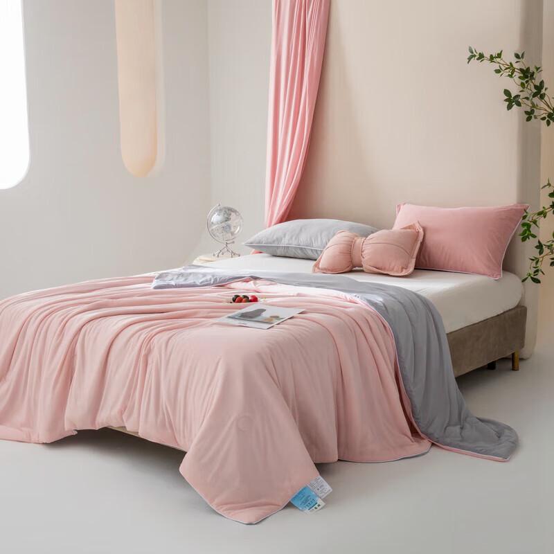 XuanYu Cool-Touch Summer Comforter