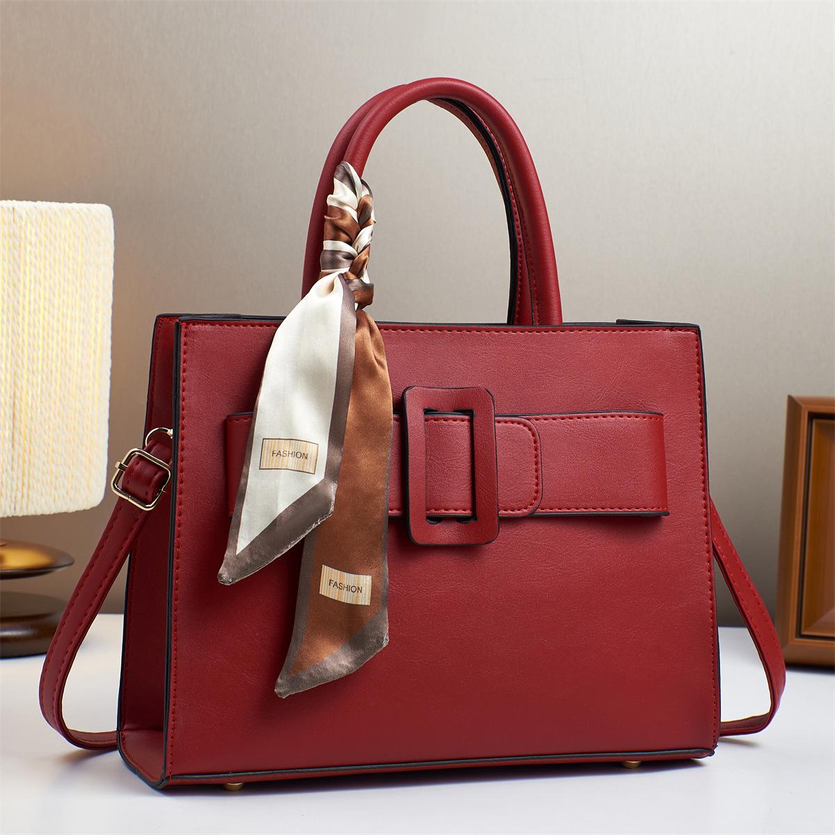 

Latest Macaron Style Handbag Large Capacity Commuter Shoulder Bag Simple To Use Send Mother Crossbody Bag Durable Material .