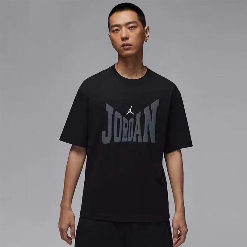 

Мужская повседневная футболка Nike с круглым вырезом L