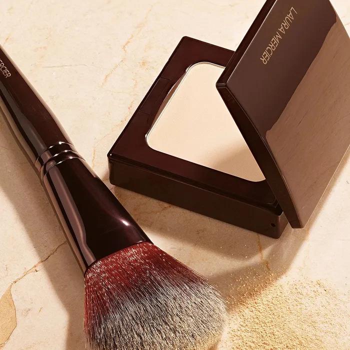 

Полупрозрачная прессованная фиксирующая пудра beige