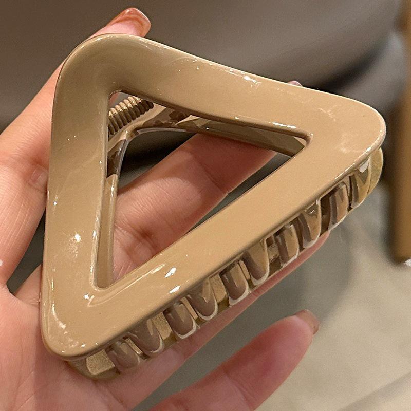 2024 Agrafă de păr triunghiulară minimalistă culoarea ceaiului cu lapte pentru femei - Accesoriu de păr șic pentru cocuri