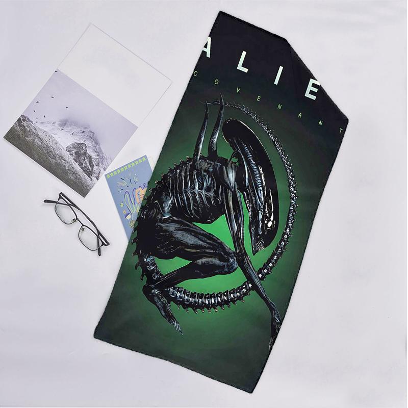Alien Fashion Beach Towel: Ideal for Summer Adventures Soft, absorbent and quick drying suitable for swimming and bathing