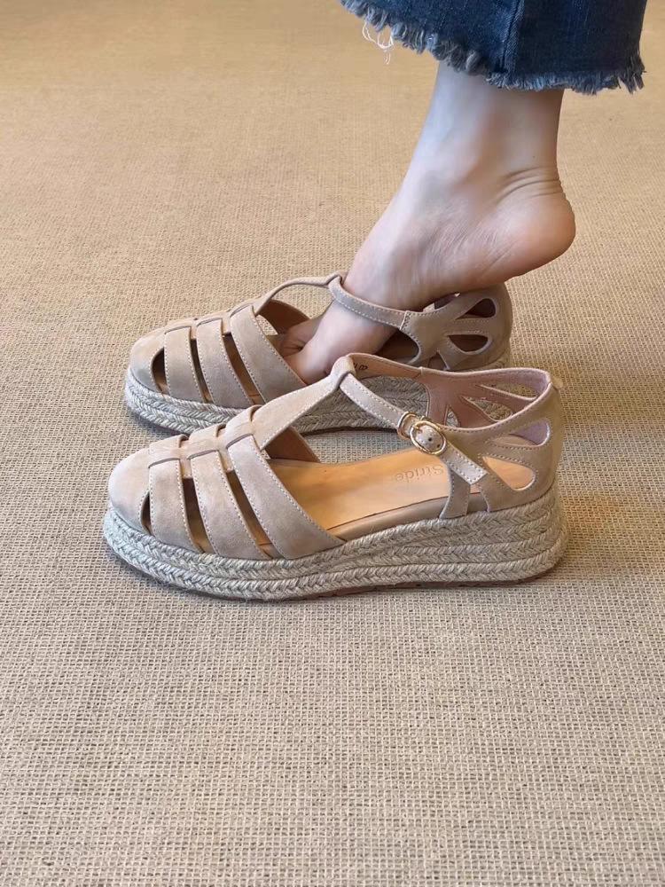 Soft leather version~ retro style woven hollow T-buckle belt casual straw woven thick-soled wedge heel bag head sandals women's outer wear