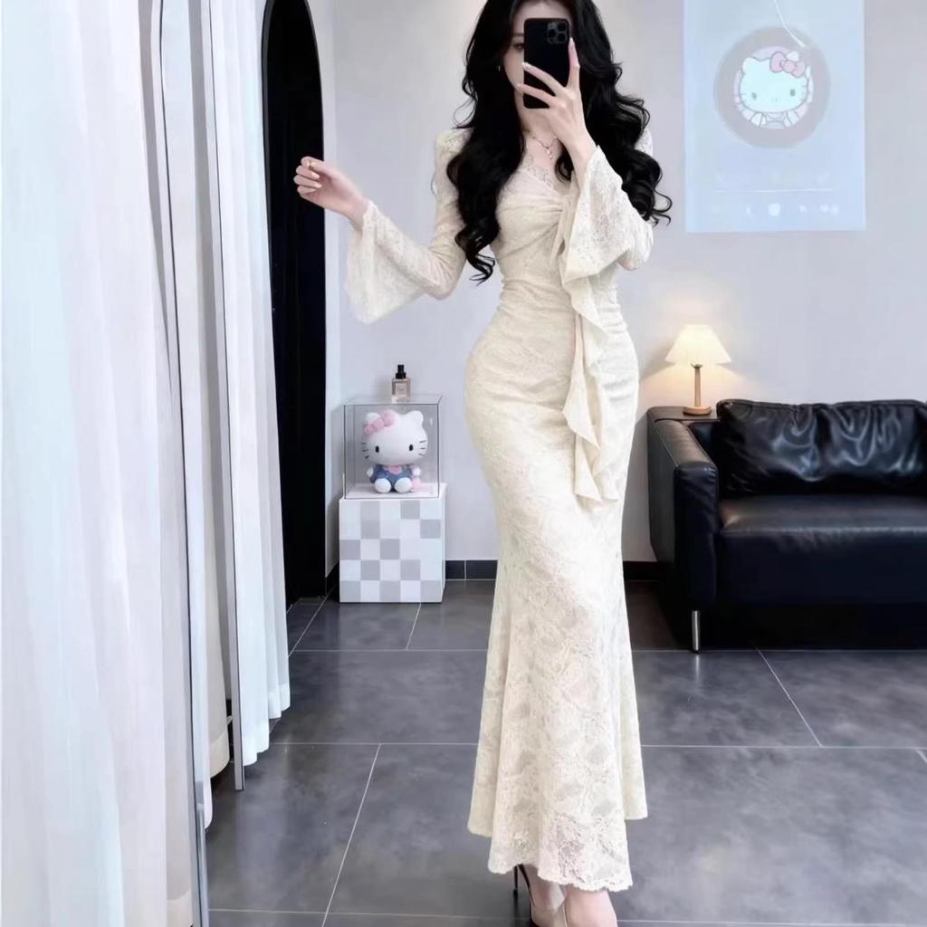 Spring & Autumn Sexy V-Neck Lace Dress - Solid Color, Slim-Fit, Hip-Hugging, Mid-Length Skirt for Women, Exudes Elegant Temperament.