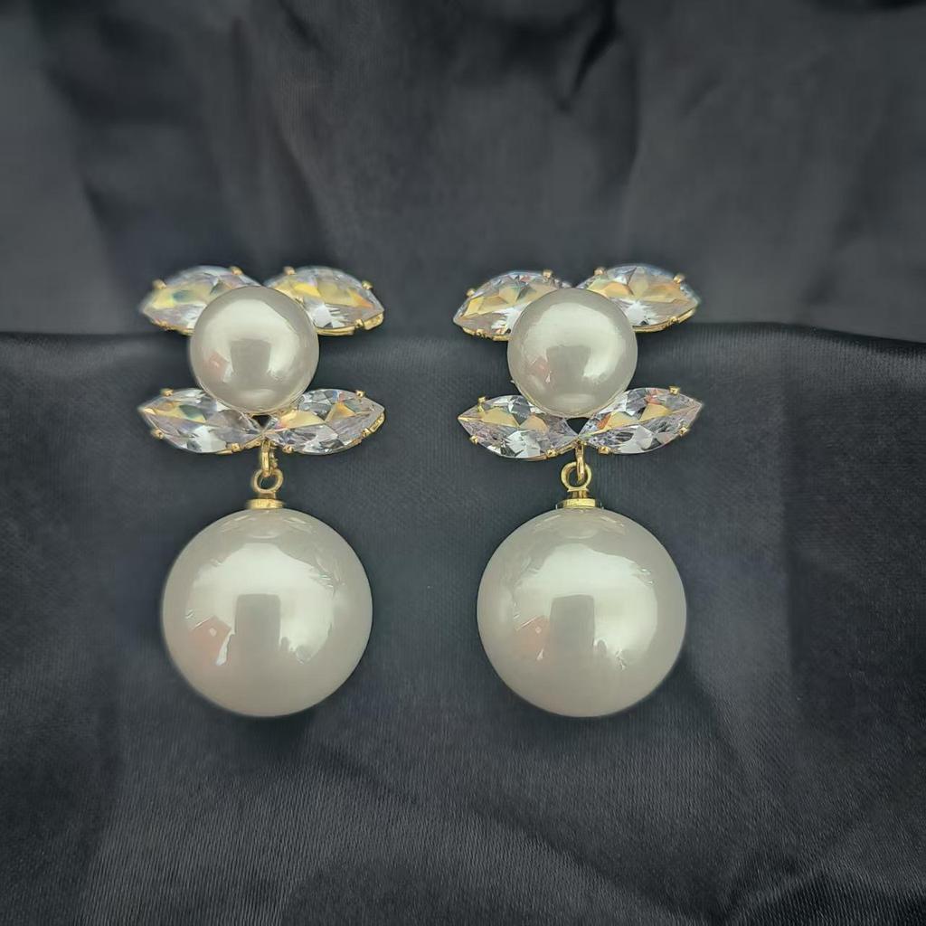 2025 Elegant Pearl Zircon French Dangle Earrings, High-End Niche Luxury for Women’s Fashion.
