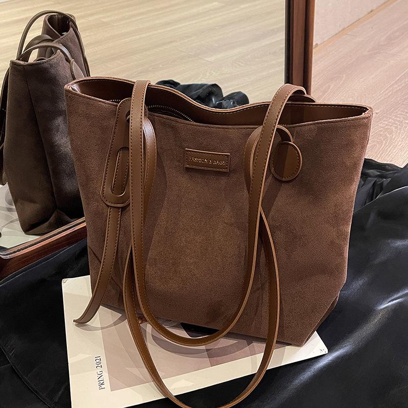 Frosted retro bag women's large-capacity new autumn and winter versatile shoulder bag casual class tote bag
