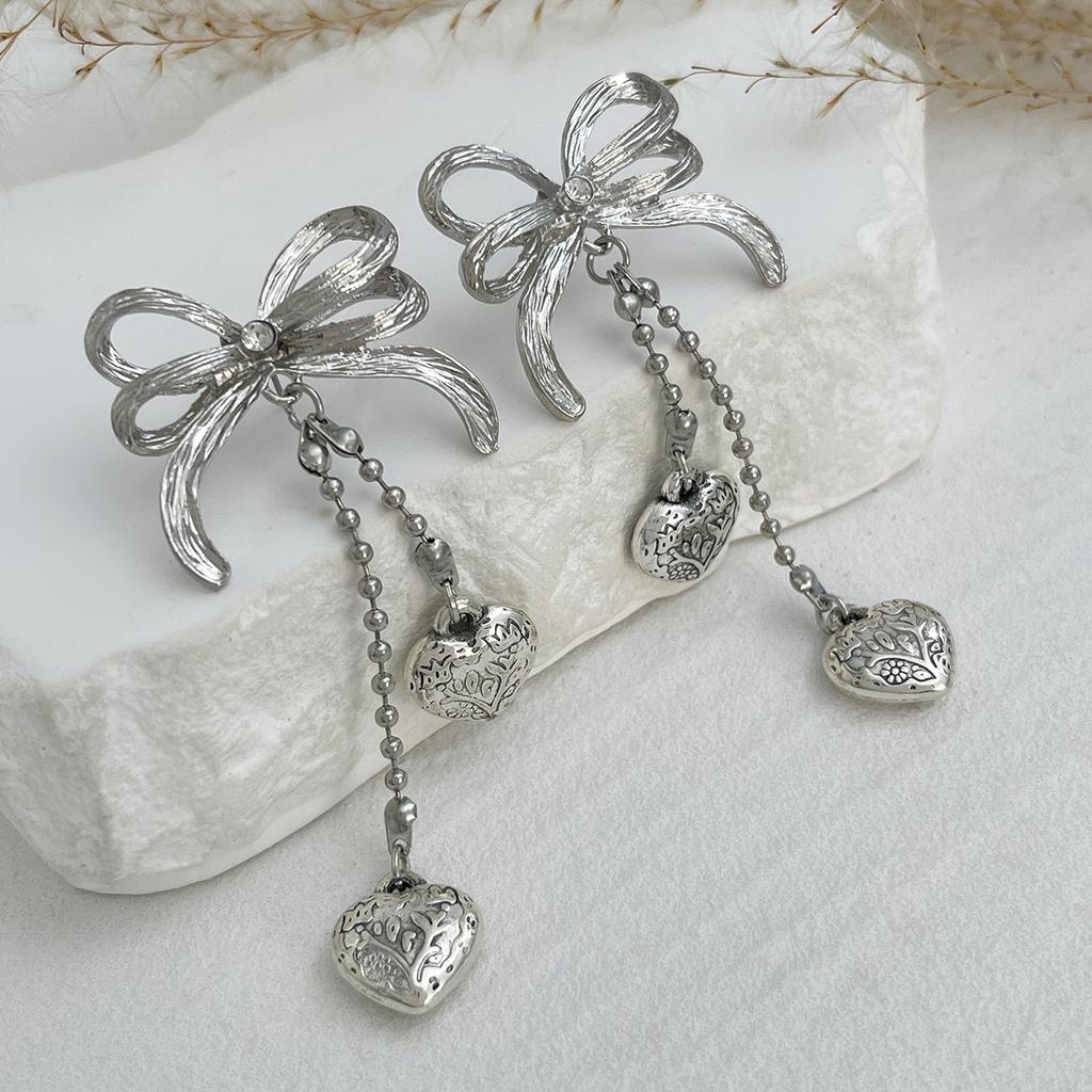 Sweet Cool Diamond Bow Fringed Stud Earrings Female, Wind Metal Chain Love Heart Pendant Earrings