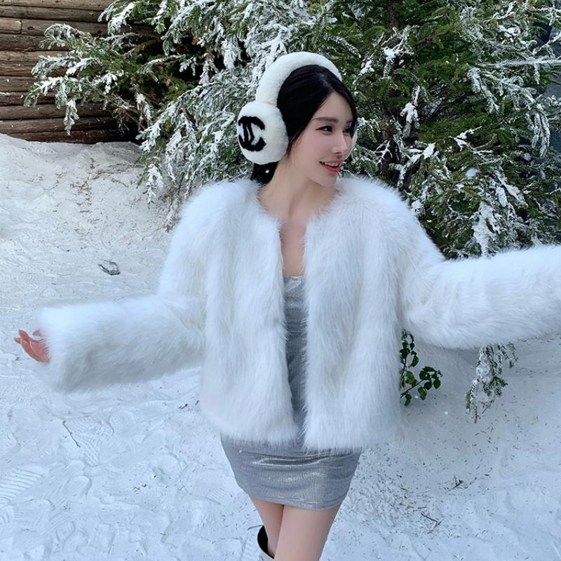 Autumn and Winter Long Sleeve Warm Fox Fur Coats Women Vintage Round Neck Elegant Plush Loose Jackets Women Solid Casual Ladies Outerwear Jacket 25519