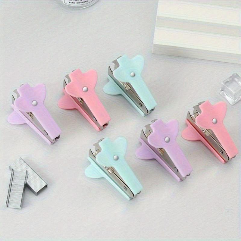 

2Pcs Random Colors Office Desktop Staples Stapler Remover Stationery Tools Staple Remover for Office Desk Accessories color random-2pcs