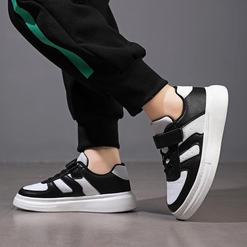 Kinder Vier Jahreszeiten Low Top Atmungsaktive Skateboardschuhe Kinder Studenten Trendige Lauf-Sportarten Jungen und Mädchen Bequeme Turnschuhe für die Halle