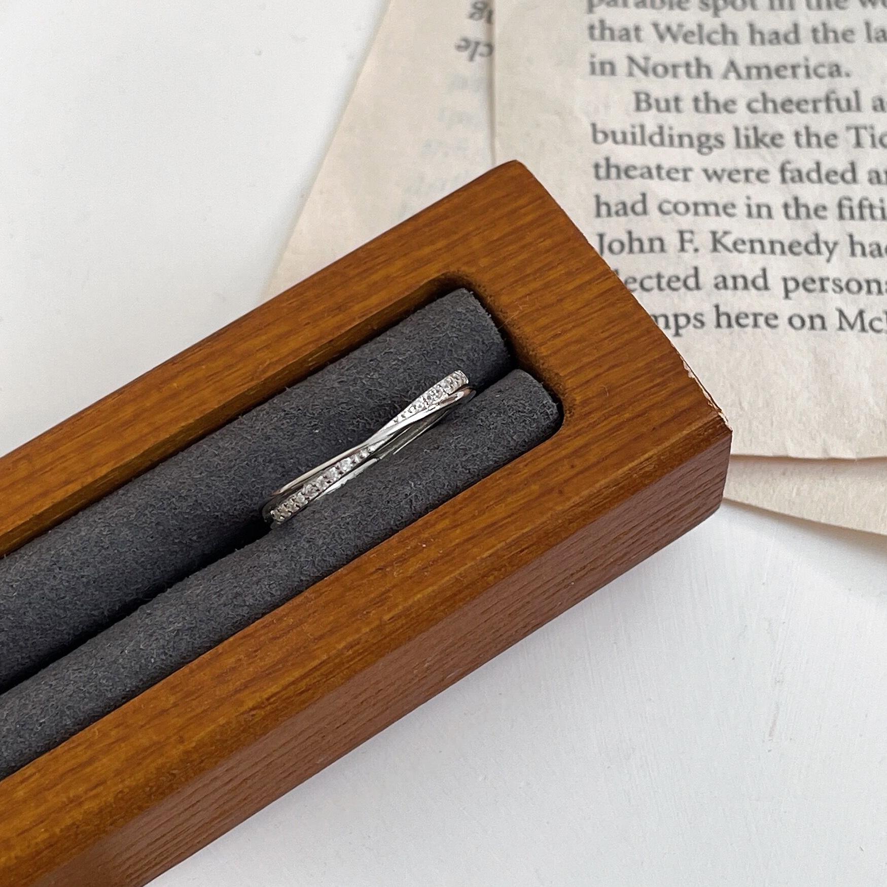 

Кольцо открытое Yinruitai S925 из стерлингового серебра с цветком – Корейский INS Легкая роскошь Циркон Летний стиль для женщин.