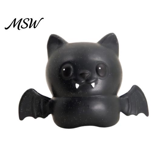 Anxiety Relief Toy Halloween Bat Squeeze Toy, Spooky Stress Hand Relaxation Ball Fidget Party Favors for Kids Adults TPR