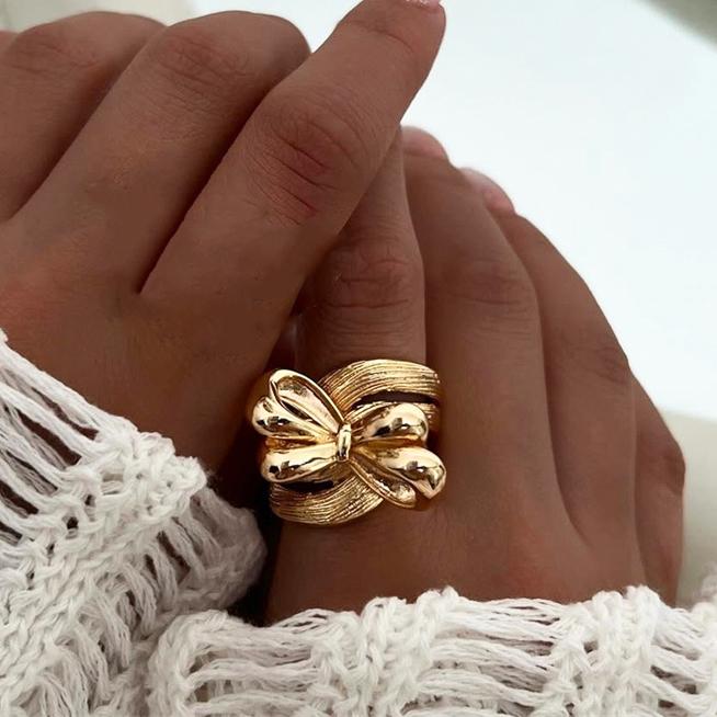 

Elegant Bowknot Metal Ring Women Girls Minimalist Design Matte Metal Ring Hollow Out Bow Sweet Female Wedding Finger Zircon