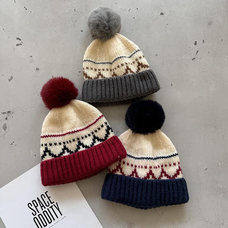 Winter Vintage Jacquard Knit Hat Women Acrylic Beanie Hat With Ball Plush