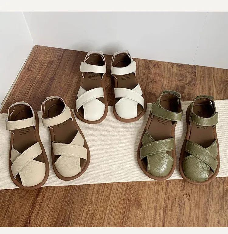 Damen flache Freizeitsandalen mit Kreuzriemen