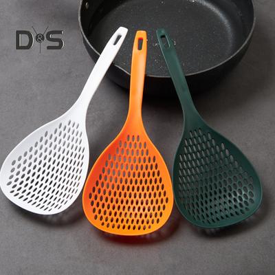 Süzgeç Kaşık Süzgeç Delikli Kaşık Plastik Erişte Kepçesi Uzun Saplı Kepçe Kaşık Makarna Süzgeci Kaşık Gıda Sınıfı Süzgeç Filtre Kaşık Mutfak