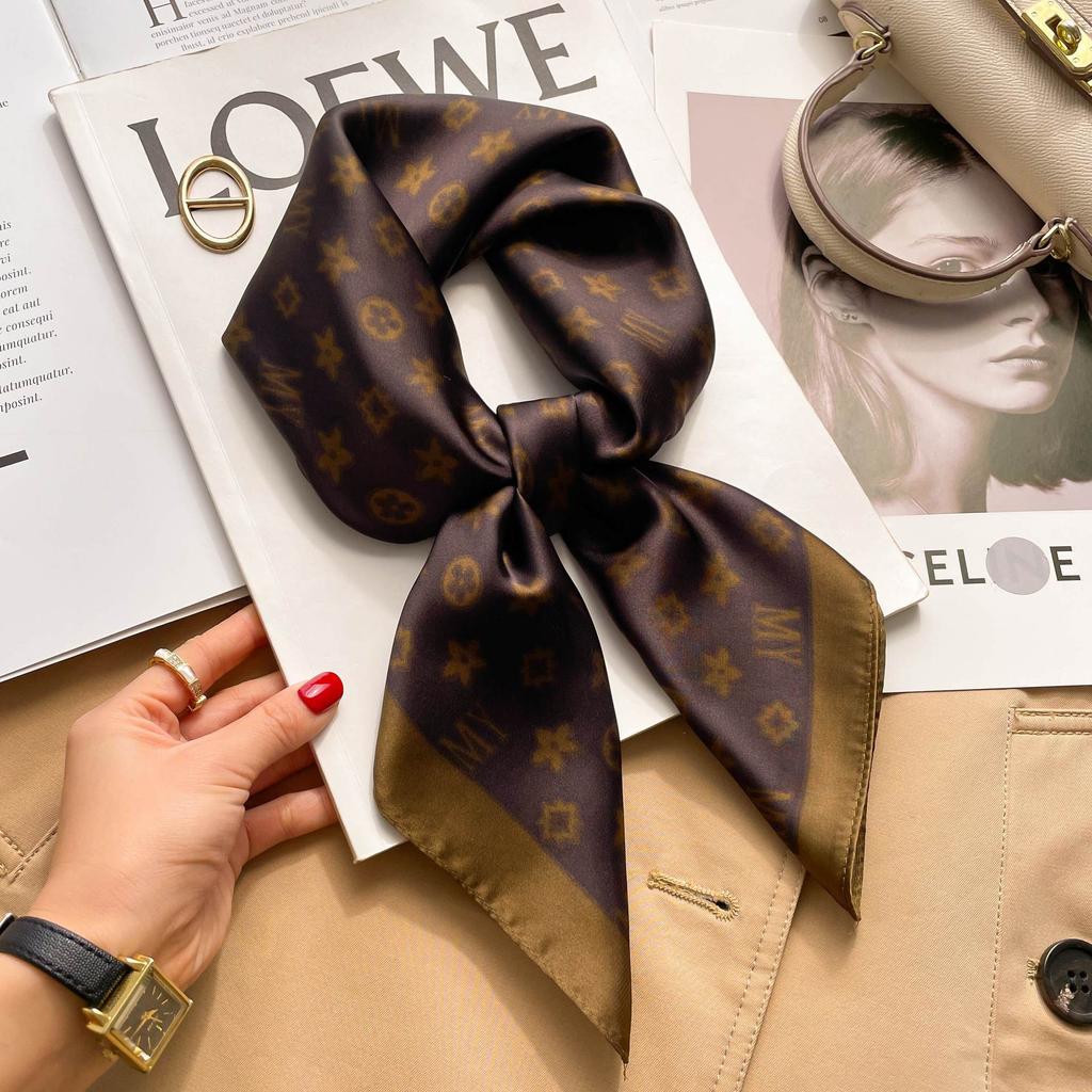Blue and white temperament 71 small square scarf silk scarf women's new summer thin versatile fashion simple high-end scarf