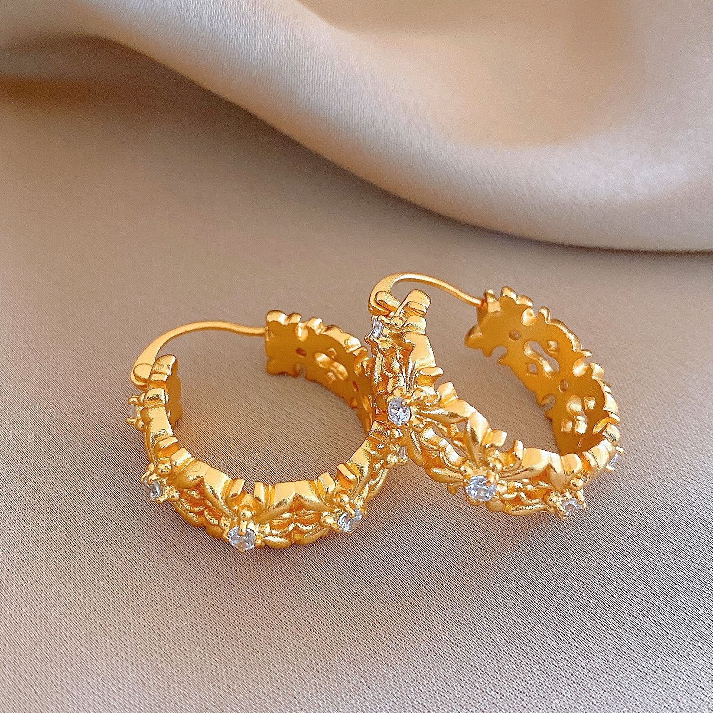 18K zircon hollow cross earrings French exquisite versatile earrings