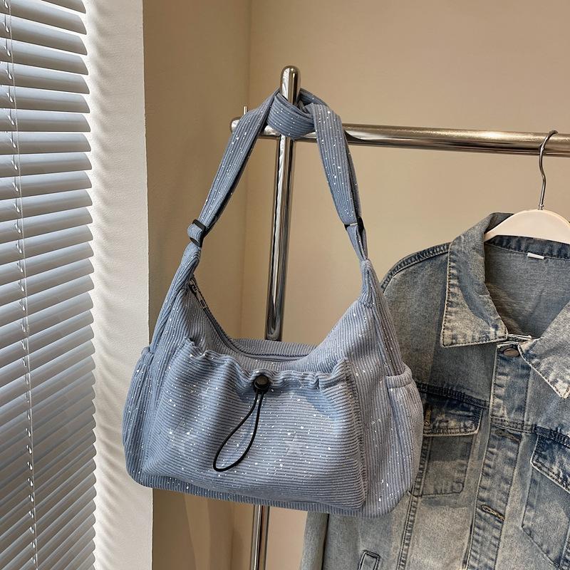 Stylish and simple messenger bag 2025 new casual versatile pleated shoulder bag large capacity solid color shoulder bag