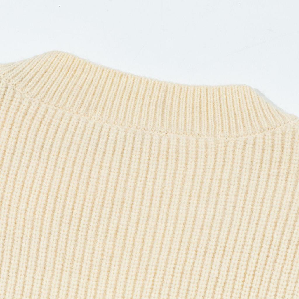 AMI New Autumn and Winter Knitted Striped V-neck Pullover Vest with Heart-shaped Text Logo Knitted Sheep Sweater Base Vest