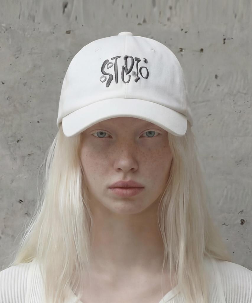 Eondeokeonteulolseutyudio Stud Logo Ball Cap Ball Cap / Jewel Stud / Batik Cream