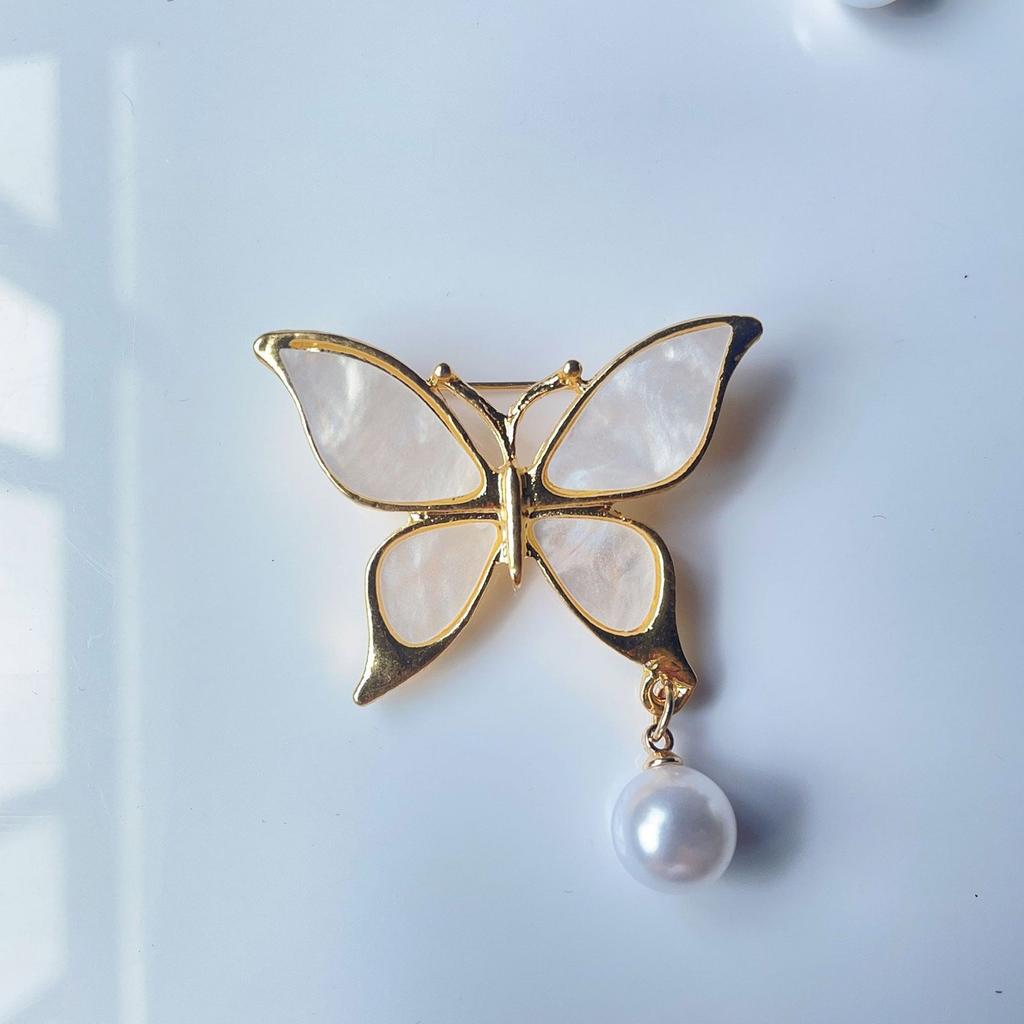 Butterfly Shaped Brooch With Delicate Pearls Accent Modern Waterdrop Aesthetic Alloy Materials Trendy Accessory