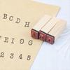 36 stuks kleine houten rubberen stempels met alfabetletters