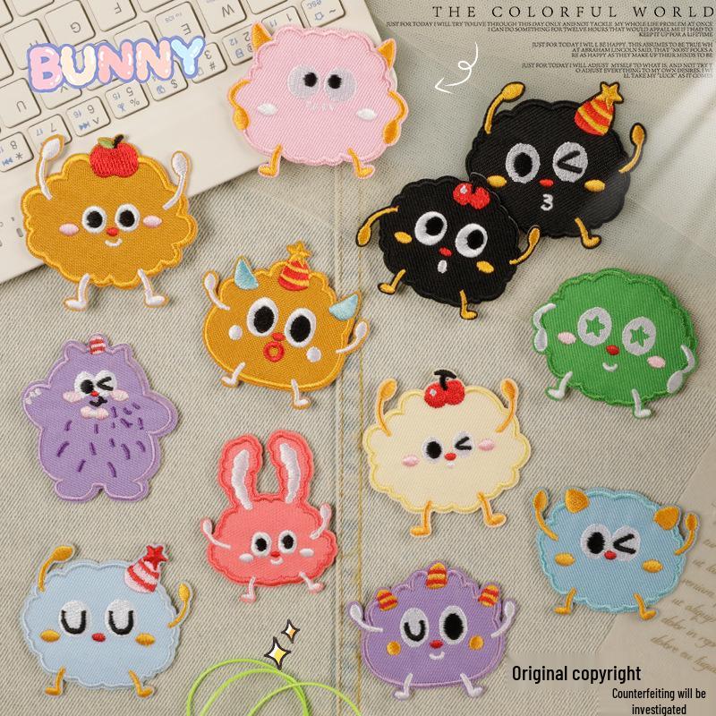 Self-Adhesive Cartoon Animal Patch for Shoes, Hats, Bags, and Clothing