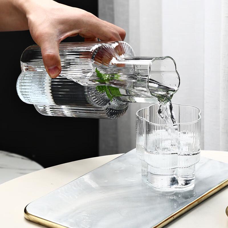Набор из ребчатого стеклянного кувшина и стаканов Pitcher + Glass Cup