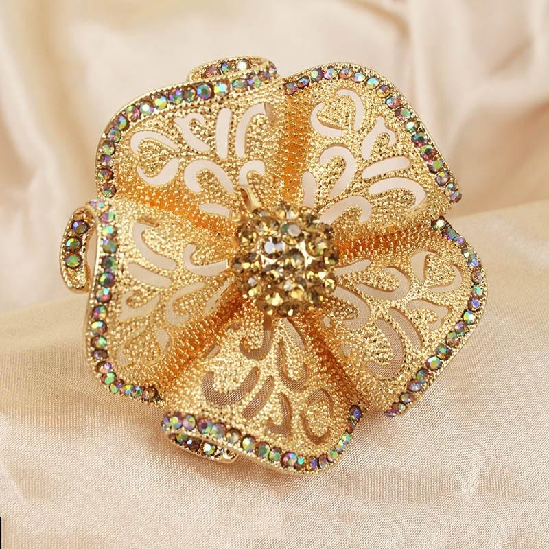 New high-end diamond inlaid flower opening ring with noble temperament, retro hollowed out diamond inlaid flower