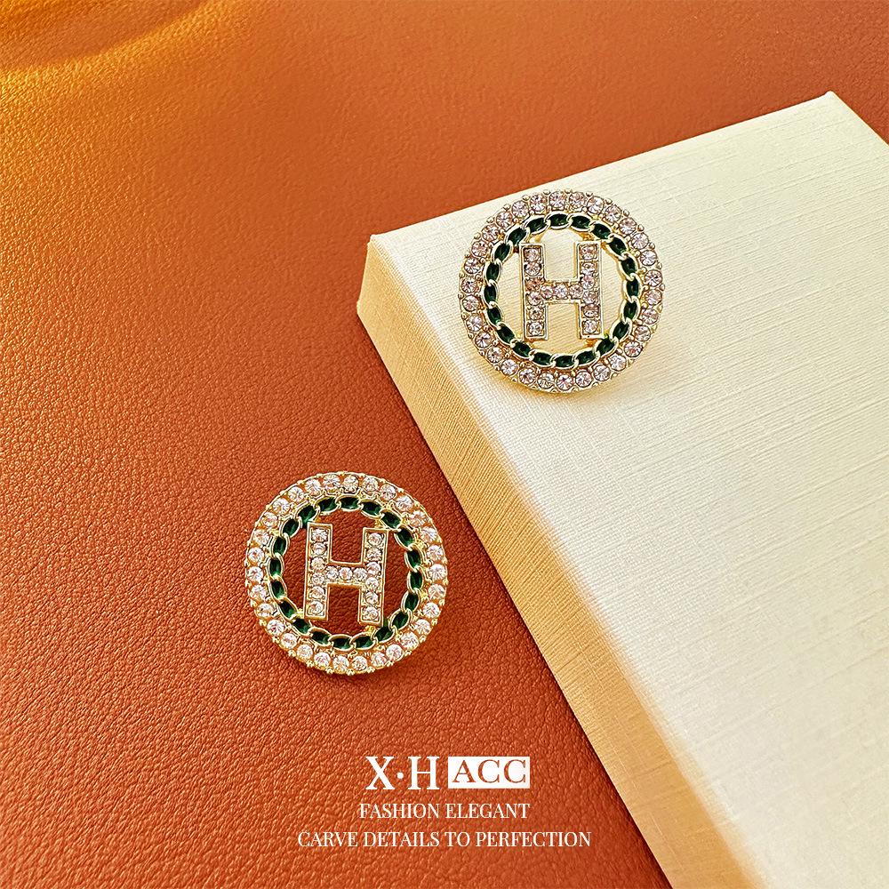 Vintage Bow Earrings: Timeless, High-End Retro Fashion Accessory