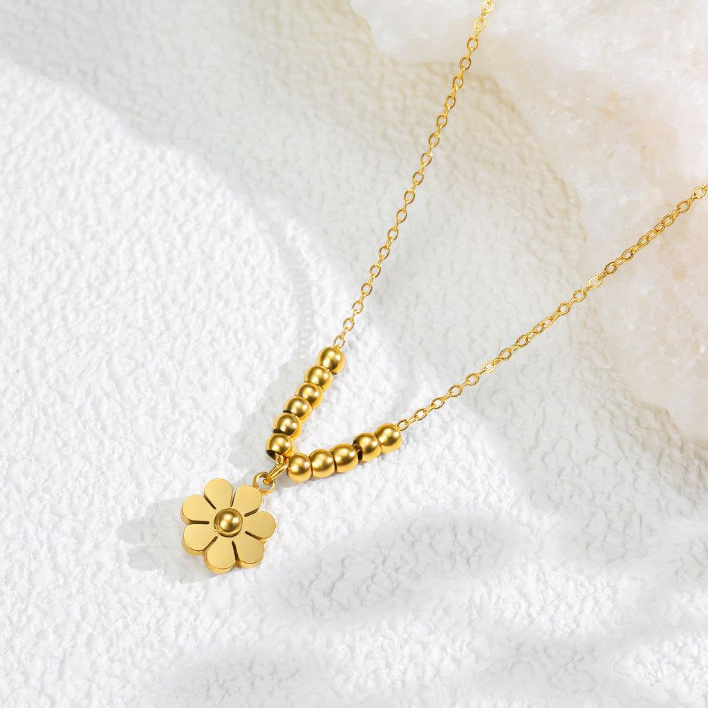 Mori Sweet Chrysanthemum Titanium Steel Necklace Female Flower Beaded Simple Versatile Collarbone Chain Does Not Fade