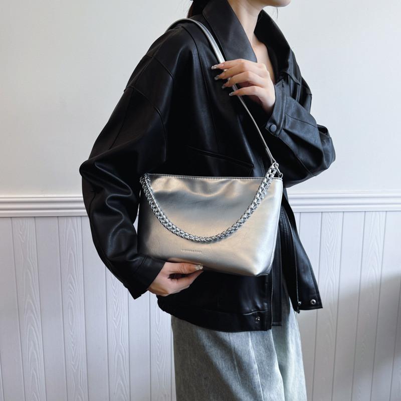 IELGY Retro Fashion Commuter Underarm Large Capacity Tote Bag