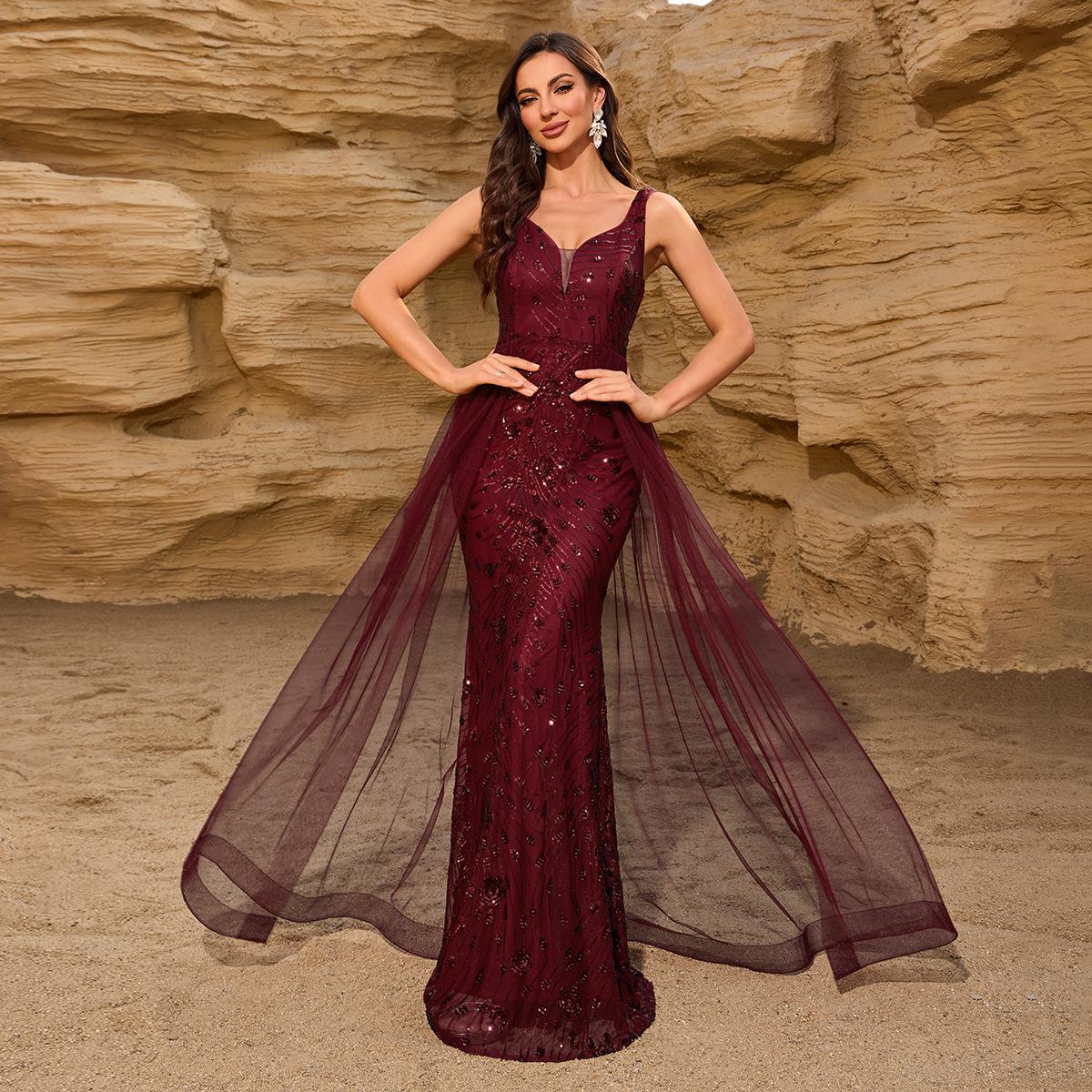 

Wine Red Sequined Mesh V-Neck Mermaid Party Gown Medium вино красного