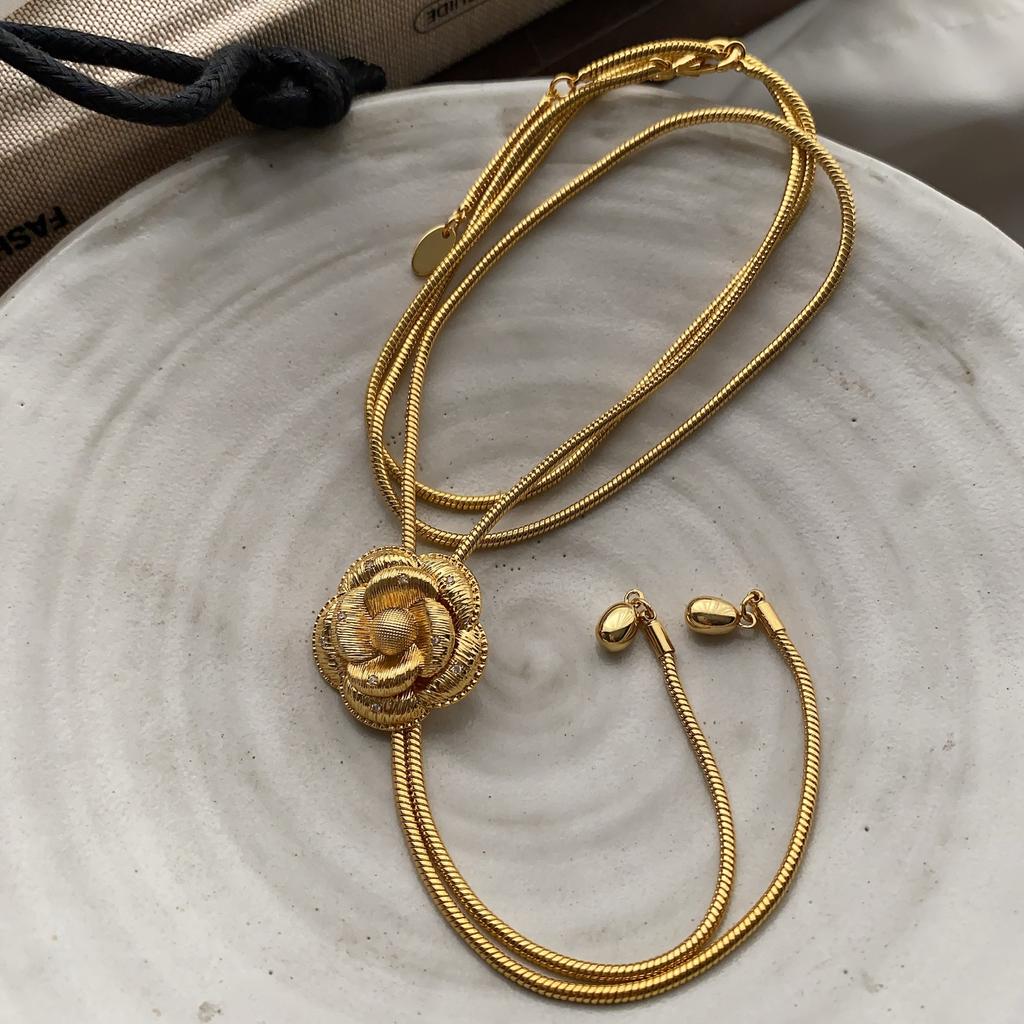 Retro Gold Rose Pullable Collarbone Chain Neck Chain Extended Adjustable Design High-End Light Luxury Exquisite Necklace