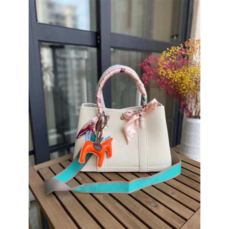 New Bag European and American Popular Women's Bag Garden Bag Canvas Shoulder Strap Portable Shoulder Messenger Bag Cowhide Bag