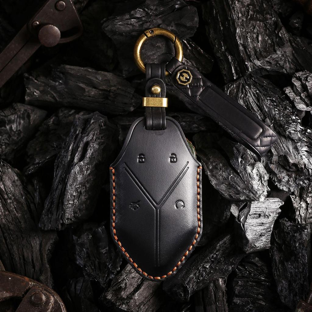 Handmade Genuine Leather Key Cover for Formula Leopard 5 - Vintage Style, All-Inclusive Protection with Buckle