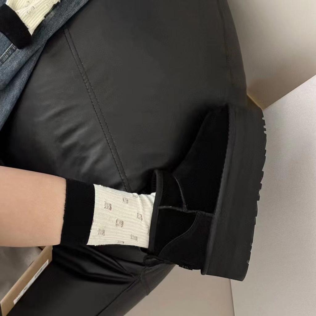 Women Winter Platform Snow Boots Warm Faux Suede Ankle Boots Thick Furry Lining Non‑Slip Short Booties For Cold Weather