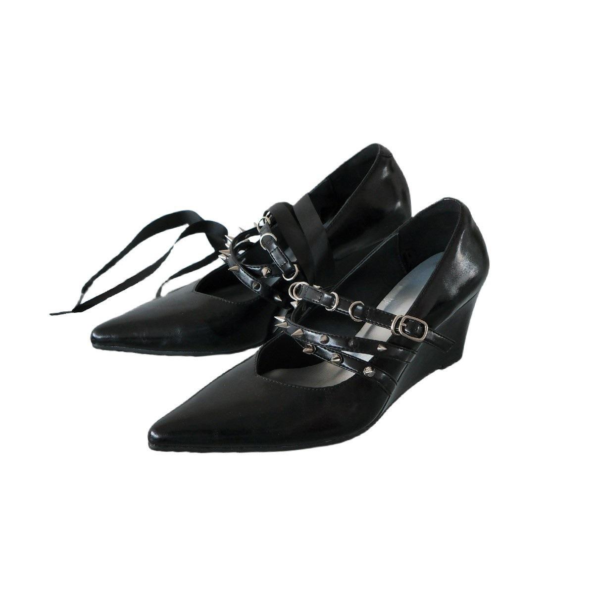 First encounter black pointed bag shoes women s rivets covered with ancient thick heels commuting shallow high heels 35