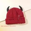 Traditional Fashion Warm Fruit Pom Hat Highlighting Troubled Weave Detailing And Metal Pin Intonation Insulated Cold Rainwear