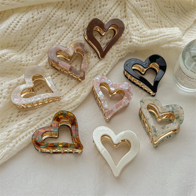 

Korean Vintage Heart Hair Clip – Women s Chic Shark Clip for Volume and Updos