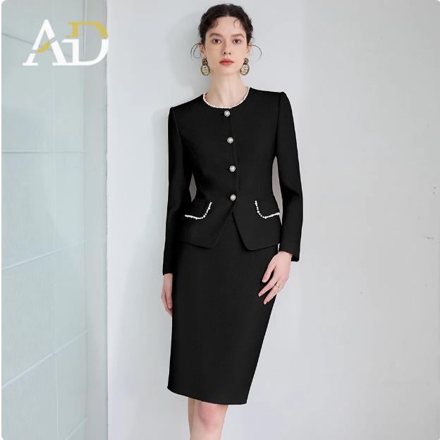 

Женский французский костюм для деловых поездок: Жакет с круглым вырезом и юбка-полусолнце Черный жемчуг M