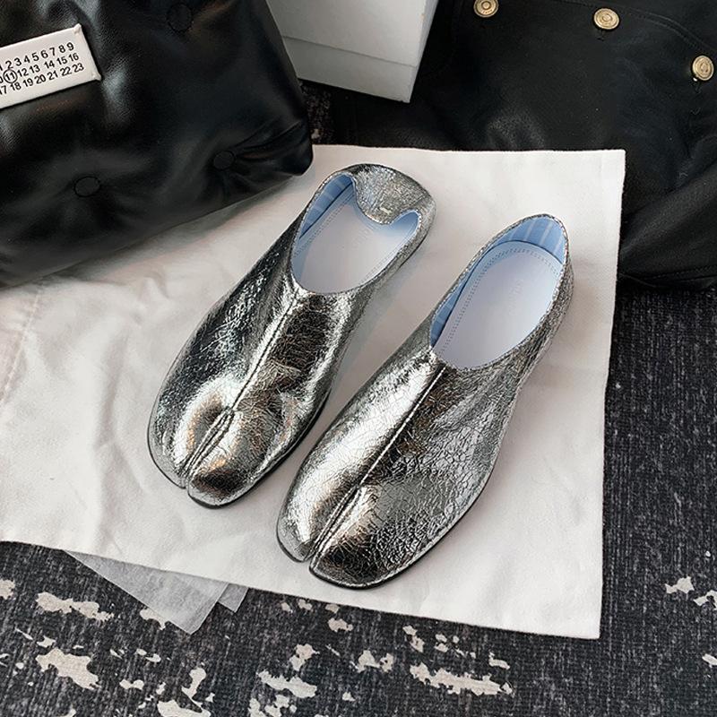 Mode Zwei Tragevarianten Silber Zehentrenner Schweinsfußschuhe Flacher Boden Vielseitig Runde Zehen