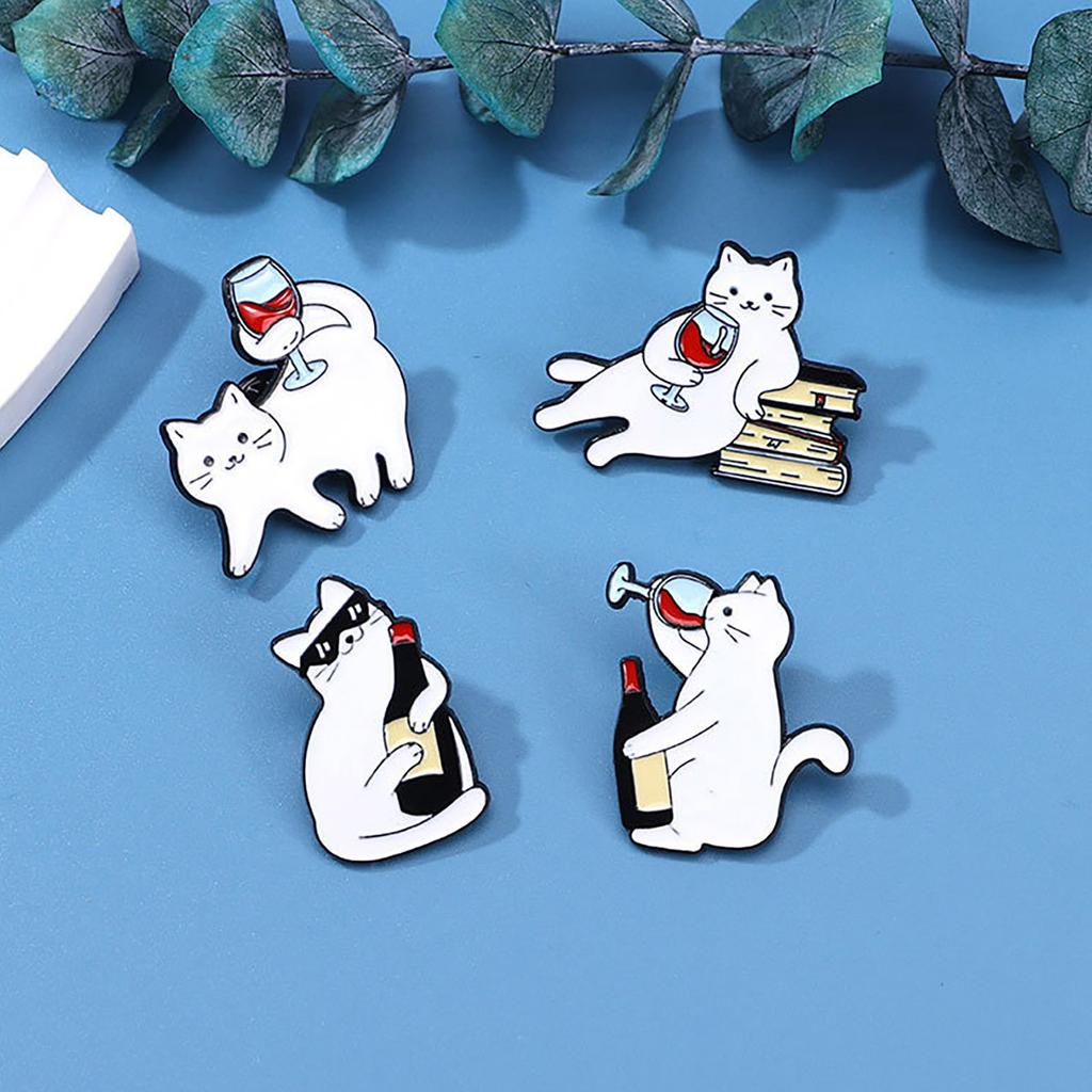 Adorable Cats Enamel Lapel Pin Stylish Brooch for Clothes and Bags Gift for Friend and Festival Jewelry