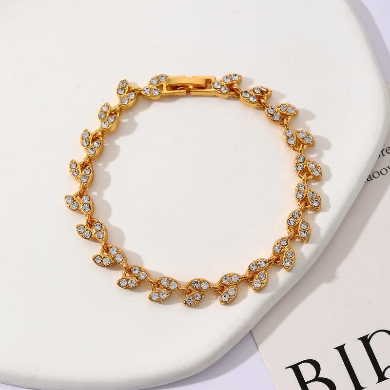 

New fashionable and simple style versatile leaf bracelet diamond-encrusted alloy accessories niche design high-end jewelry золотой