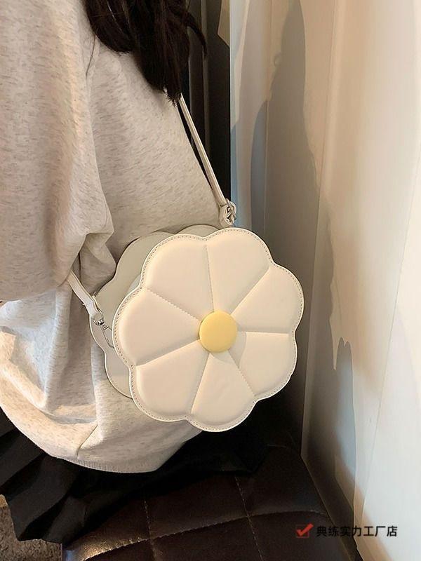Flower bag Korean version versatile sweet portable small bag versatile simple niche design shoulder messenger bag